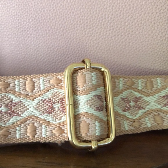 NWT Ahdorned Faux Pebble Leather Crossbody w/Fashion Strap - Picture 2 of 7